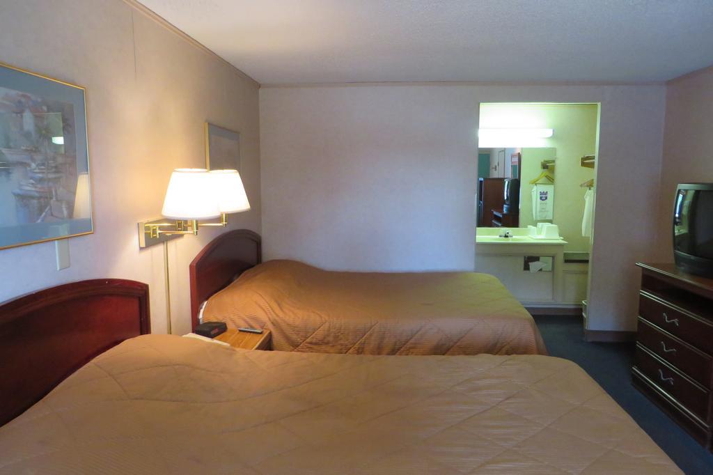 Knights Inn Canton Habitación foto